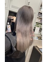 ヴァーディ オモテサンドウ(Vardy omotesando)&nbsp;グレージュ・ダブルカラー・ケアブリーチ・シルバーアッシュ