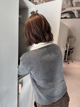 ムーム(Momb) 巻きボブ