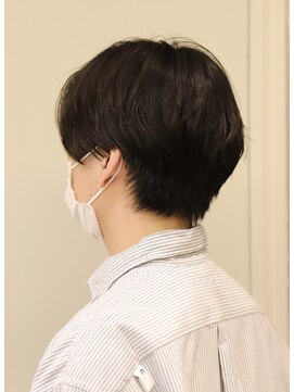 テイラー(TAILOR) センターパート毛流れニュアンスパーマ刈り上げない大人男子