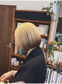 エンドカラー　裾カラー　ブリーチ　ボブ