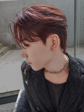 ピア ヤクイン(Pia Yakuin) レッドカラー／センターパート