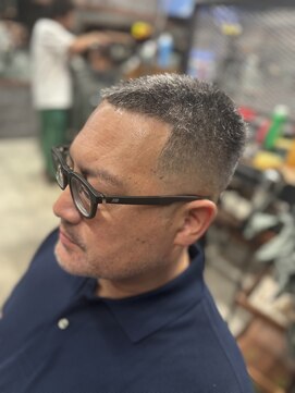 フォーコーナーズカットショップスリーセント 栄(FourCornersCutShop 3/cent) ポーズフェード