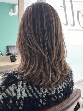 モルト 麻生(molt) 海外　韓国風　ハイレイヤーカット　バレイヤージュ