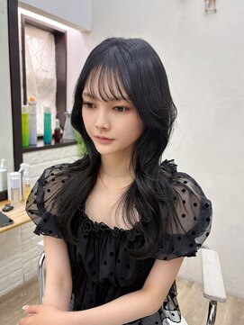 ラクシア(LucxiA) 朝5分で可愛い韓国ヘア/小顔ヘアにする顔まわりレイヤーカット