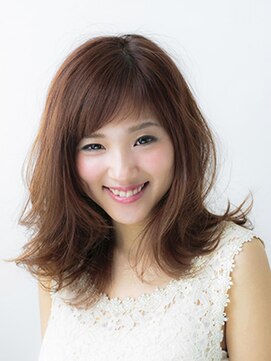 トップヘアー ガーデンヴィラ 安城(Garden Villa) 洗練された重軽ミディのふんわりカールスタイル
