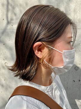 ビーチ(BEACH) ことりベージュ＿イヤリングカラー外ハネボブぱっつんボブ