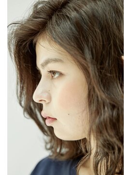 ティーシェル(TIECHEL) ミディアム、ウェーブ