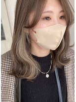 ロカ(roka)&nbsp;大人可愛い柔らかグレージュとインナーカラーイヤリングカラー