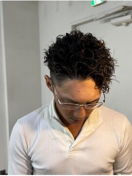 エルオム(EL.HOMME) 『HIRAI』前髪垂らし極道パーマ