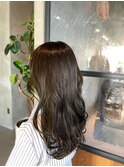 ワンレンセミロング×トップにレイヤー×オリーブ系カラー