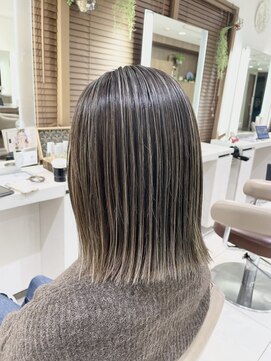 アッシュ 大宮店(Ash) 白髪ぼかしオリジナルハイライト