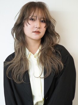 オアシス(oasis)の写真/トレンドのグレージュ/透け感カラーはoasisで♪遊び心のあるポイントデザインなど繊細なカラー技術を堪能―
