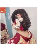 低めシニヨンスタイル