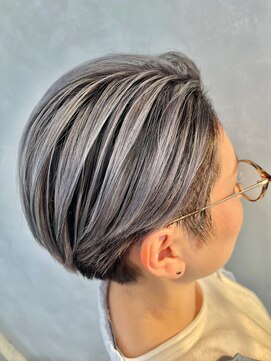 アコ(Aco) バレイヤージュ/ホワイトシルバー/マッシュ