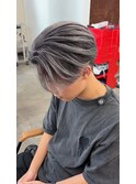 筋感ホワイトシルバーアッシュバレイヤージュセンターパート