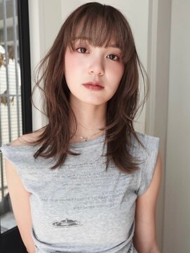 ローネス(LONESS) 簡単にスタイリング可能なレイヤーカットと赤みのないベージュ