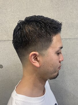 パヌポン(PANUPON) 短髪刈上げフェードメンズカット