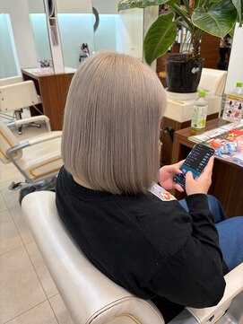 ヘアーアンドエステ ハラダ 滝ノ水店(Hair&Esthe Harada) ブリーチカラー/ミルクティベージュ/ボブカット