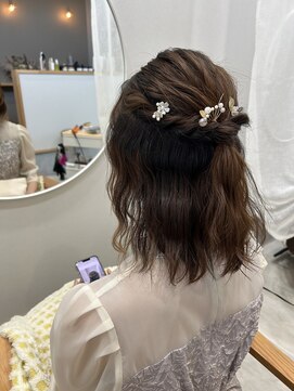 トイロ(toiro) ハーフアップお呼ばれスタイル