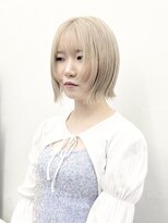 ココ 原宿(KOKO)&nbsp;ブロンド黒髪小顔クラゲヘアーオリーブグレーココアベージュ