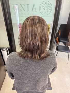 アイズ 本厚木(AIZU) 白髪ぼかしハイライト