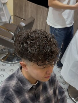 グルーマーズトウキョウ(GROOMER/S TOKYO) スペインカール【外国人風パーマ　ニュアンスパーマ】
