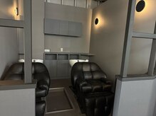 エルプラス(L plus)の雰囲気（ゆったり包み込むようなリクライニングシャンプー台）