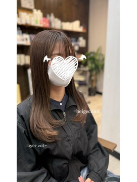 layer cut×beige color