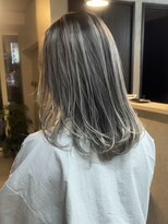 フォート(FORT)&nbsp;春のトレンド！外国人風バレイヤージュとホワイトグレージュ