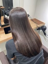 アトレ アネックス(attrait ANNEX)&nbsp;透明感のあるブラウンロング × 上質な艶感