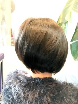 ヴォイス(voice) 前下がりボブ