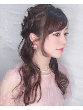 ウーロス(uros.) ガーリーハーフアップ