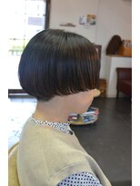 ポタム 東中野(potamu)&nbsp;刈り上げ女子の前上がりボブ