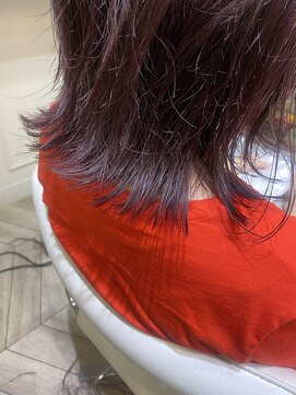 エル(EL by green) (akiko)パープルピンク×外ハネスタイル