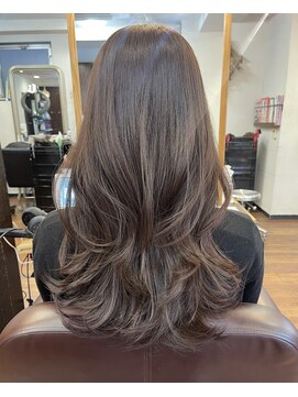 レイラバイアフロート 吉祥寺(Lila by afloat) 暗髪くすみブルーウルフカットレイヤーカット/20代30代40代