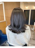 品のあるセミロングレイヤースタイル