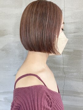 ヘアアンドビューティー クローバー(Hair&Beauty Clover) ピンクベージュのミニボブ/ベージュピンク