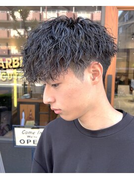 フリーク バーバーショップ 都島店(FREAK BARBER SHOP) ツイストスパイラル マッシュ 刈り上げ