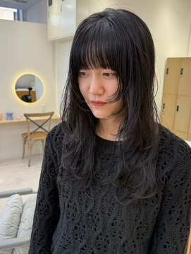 ハニー 町田(HONEY) 姫カットレイヤー　ウエーブパーマ　ブルーブラック　小顔