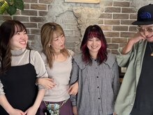 女性スタッフが多いお店です◎