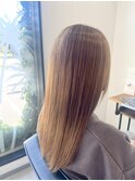 手ぐしで伝わる、芯からのまとまり