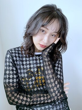 トリッカ シブヤ(TRICCA SHIBUYA) くびれミディアム/ウルフレイヤー/透け感ウェーブ