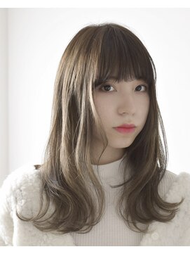 リリアン(Lillian) 3Dカラーセミロング