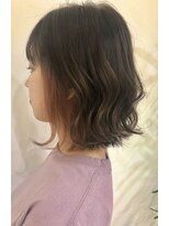 ジュエ ヘアー デザイン(Jue hair design) ピンクのインナーカラーが入ったボブ