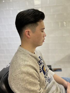 メリケンバーバーショップ フクオカ(MERICAN BARBERSHOP FUK) かきあげナチュラルフェードビジネス