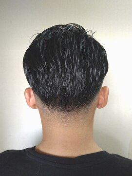 リスタ アンド リアン バイ リスタ(rista & RIAN by rista) フェードカット