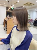 ほんのりラベンダーベージュ/切りっぱなしボブ/夏目寧々