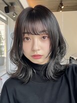 レヴ 草加店(LEV.)&nbsp;美髪 ホワイトブロンド 外ハネボブ ワイドバング