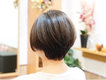 シャイニーソルンの写真/[女性専用個室サロン]大人女性のぺたんこお悩みを解決◇熟練したカット技術であなたに一番似合うスタイルに