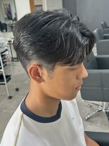 ヒュイル バイ ニアウ(Hwyl by Niau) メンズカットパーマセンターパートニュアンスパーマカット